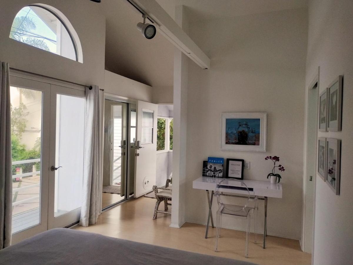 Venice Canals & Beach Guest House Los Angeles Exterior photo